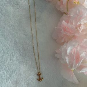 Gold anchor necklace